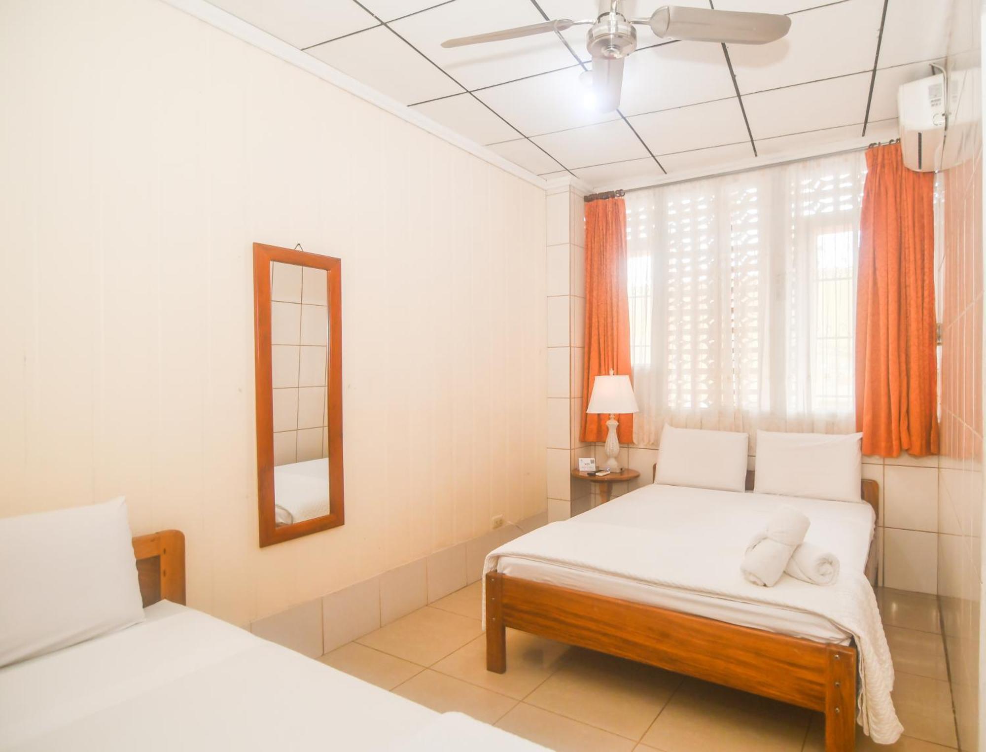 Hotel Aldea Chorotega 蓬塔雷纳斯 外观 照片