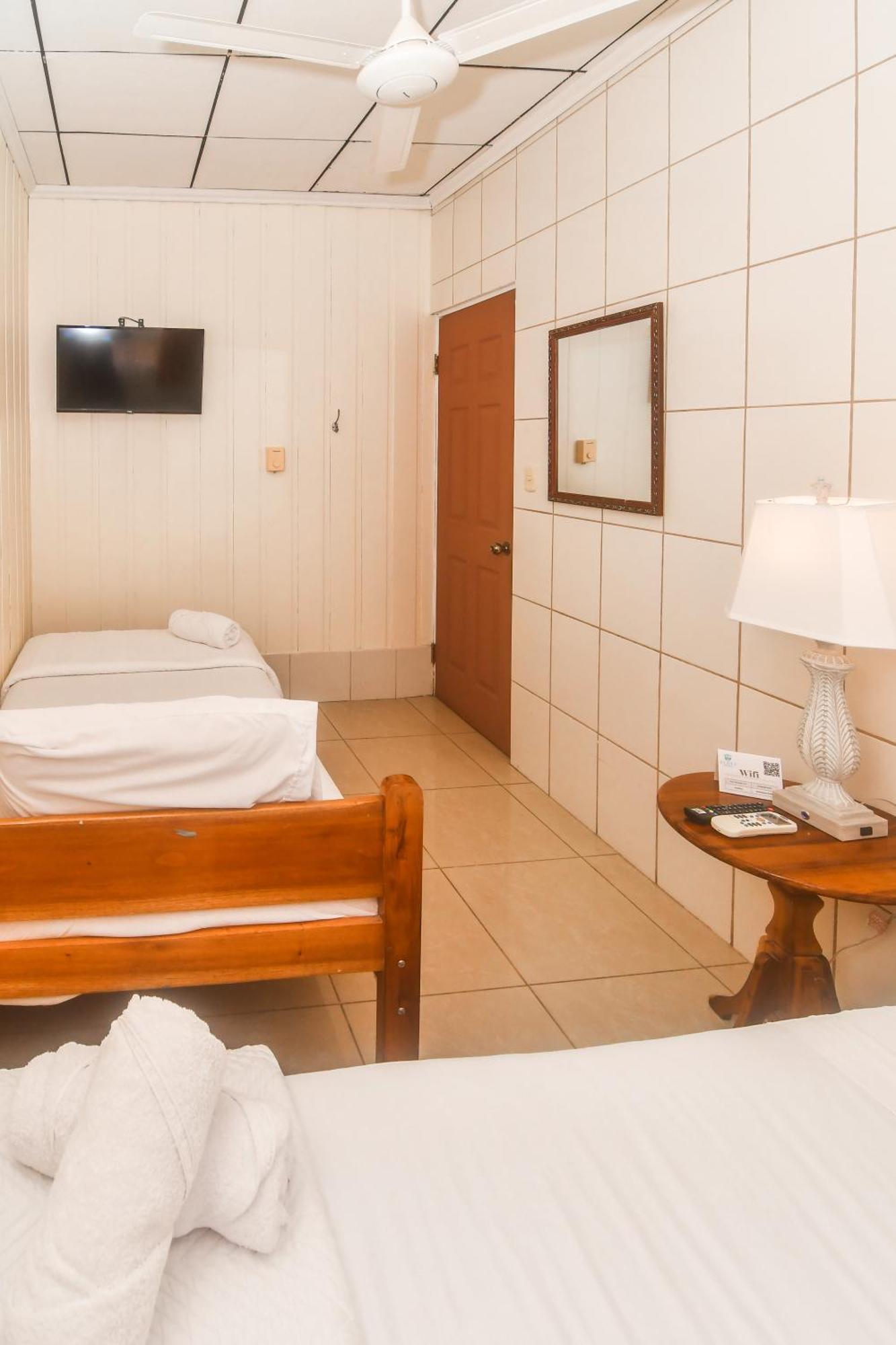 Hotel Aldea Chorotega 蓬塔雷纳斯 外观 照片