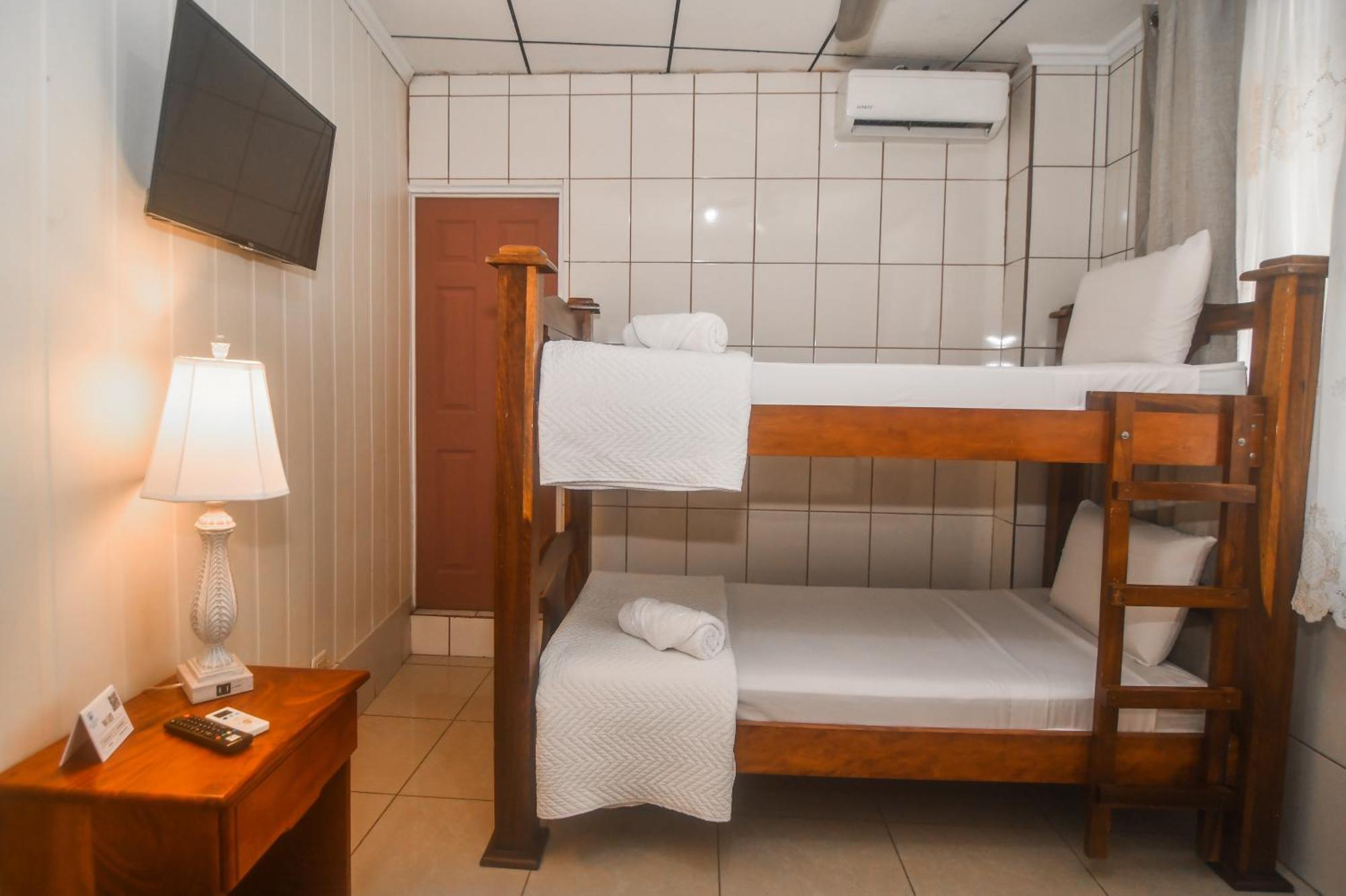 Hotel Aldea Chorotega 蓬塔雷纳斯 外观 照片